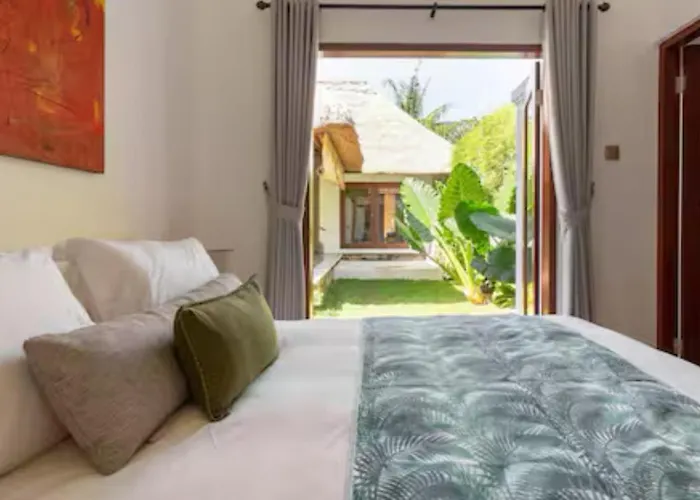 Three Bedrooms Elegant The White Door Villa