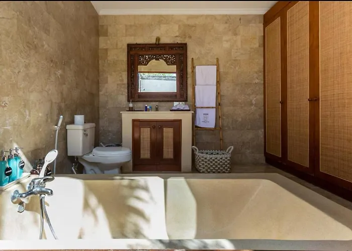 Three Bedrooms Elegant The White Door