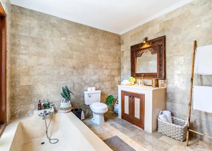 Three Bedrooms Elegant The White Door Villa *
