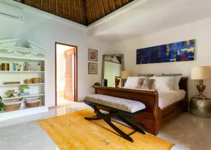 Three Bedrooms Elegant The White Door Sanur (Bali)