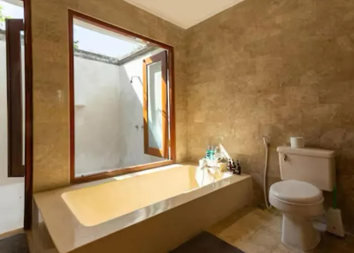 Villa Three Bedrooms Elegant The White Door