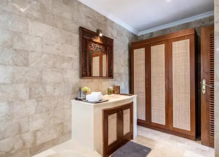 Three Bedrooms Elegant The White Door Sanur (Bali)