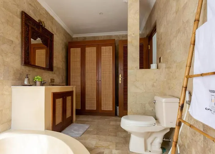 Three Bedrooms Elegant The White Door Villa *