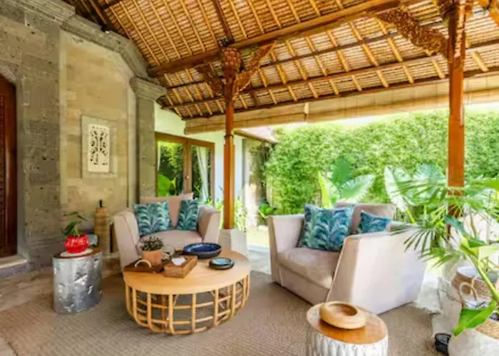 Three Bedrooms Elegant The White Door Sanur (Bali)