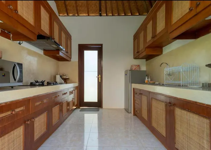 Villa Three Bedrooms Elegant The White Door *